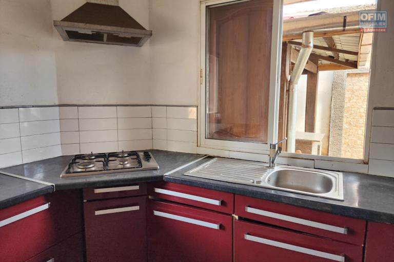 Vente Maison / Villa ANTANANARIVO (TANANARIVE) – photo 9 sur 19 – Cuisine équipée
