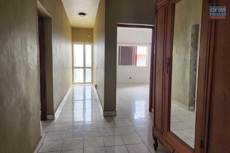 Vente Maison / Villa ANTANANARIVO (TANANARIVE) – photo 12 sur 19 – Dégagement