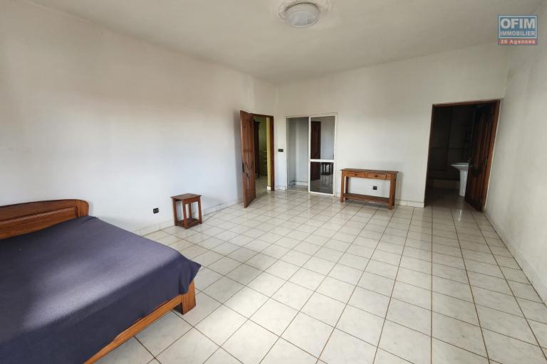 Vente Maison / Villa ANTANANARIVO (TANANARIVE) – photo 13 sur 19 – Chambre spacieuse