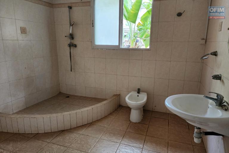 Vente Maison / Villa ANTANANARIVO (TANANARIVE) – photo 15 sur 19 – Salle d'eau