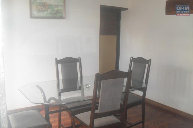 A louer une villa F4 meublée située dans un endroit calme et sécurisée à Talatamaty