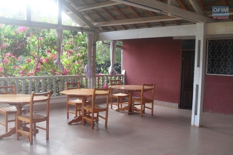 A louer villa F8 idéale pour chambre d'hôte sise à Antanetibe Ivato
