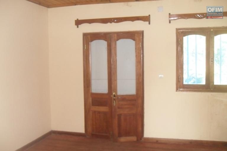 A louer une villa F5 à 10 min de l'école primaire française à Ambohibao (NON DISPONIBLE)