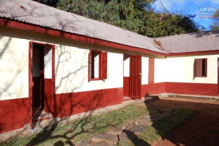 A louer une villa F5 dans une résidence très calme à Ambohitrarahaba Antananarivo