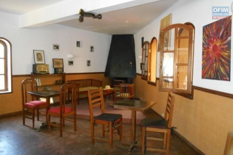A louer 2 villas à usage mixte ou chambre d'hôte à Andohanimandroseza