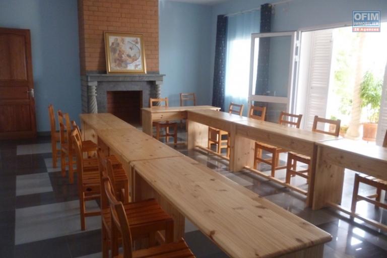 A Louer beau local F6 situé à Abodivoanjo Ivandry près de l'école française La claire Fontaine (NON DISPONIBLE)