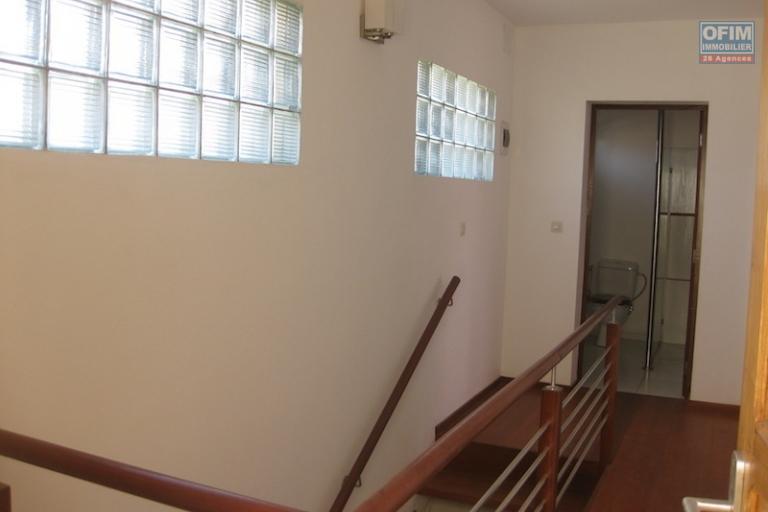 A louer un bel appartement meublé de type T3 à Ambohibao Morondava (NON DISPONIBLE)