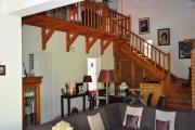 A vendre  villa F5 avec piscine &agrave; Mandrosoa Ivato sur 200M2 de surface habitable. Contact Mr Jacky