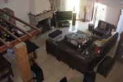 A vendre  villa F5 avec piscine &agrave; Mandrosoa Ivato sur 200M2 de surface habitable. Contact Mr Jacky