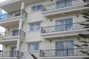 A louer des appartements meublés de haut standing dans un immeuble R+3 avec une vue panoramique à Alasora
