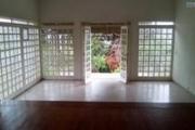 A louer une grande villa à étage F4 avec un spacieux jardin dans un quartier résidentiel à Ankerana
