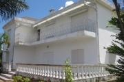 A louer une grande villa à étage F5 meublée dans un quartier résidentiel avec une vue sur le Rova à Ambatobe