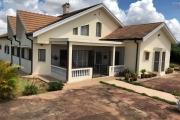 A vendre villa F9  avec piscine à Ambohimanga rova