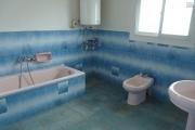 À vendre une villa à étage de type F5 avec piscine sur un grand terrain de 1776 m2 sise à Ambohijanahary Ambohibao