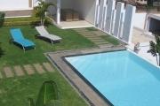A louer une villa semi meublée , bien sécurisée et de haut standing F6  avec piscine dans un endroit calme à Talatamaty (NON DISPONIBLE)
