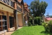  A vendre, villa  F5 en R+2, plus un T2 ind&eacute;pendant, le tout sur 610 m2  avec une belle vue sur la Haute ville Antananarivo