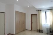 OFIM vous offre un appartement T4 meublé à Ivandry Ambodivoanjo dans une résidence sécurisée et calme.LOUE - Chambre1