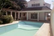 A louer une belle villa à étage F5 avec piscine proche du lycée français à Ambatobe (NON DISPONIBLE)