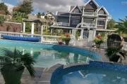 vente grande villa F8 de standing avec piscine  dans une propriété de 4100M2