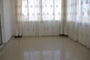 A louer une belle villa à étage F5 + appartement trois niveaux proche de Shoprite à Talatamaty