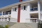 A louer une grande villa F7 dans une propriété de 1600m2 dans un endroit calme et résidentiel à Ambohijanahary
