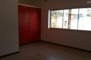 A louer un appartement de type F4 avec surface habitable de 110 m² dans un bâtiment récemment construit bord de route principale sis à Antanetibe Ivato à 5 minutes de l'aéroport (NON DISPONIBLE)