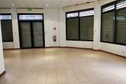 Un local commercial de 80m2  en plein centre  ville sans pas de porte à Tsaralalàna ( NON DISPONIBLE )