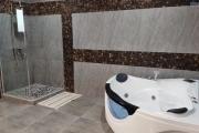 OFIM Immobilier offre en location des appartements de 125m2 et 140m2 neufs T3 meublés et Wifi inclus à Ambolokandrina.