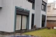 OFIM Immobilier loue un appartement de 125m2 neuf T3 meublés avec piscine privative et Wifi inclus à Ambolokandrina qui est à 30min du Lycée français Ambatobe