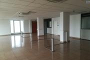 Des locaux de 95m2, 104m2, 302m2 à Ivandry
