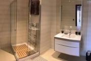 &Agrave; louer un appartement meubl&eacute; de haut standing type F3 dans un immeuble s&eacute;curis&eacute; avec ascenseur et piscine  sis &agrave; Androhibe Ivandry avec une vue d&eacute;gag&eacute;e sur le lac Marais Masay et non de l' &eacute;cole primaire fran&ccedil;ais D et Claire Fontaine. Contact Mr Jacky034