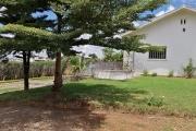 À louer une jolie villa basse de type F4 dans un quartier résidentiel avec accès facile bord de route principale non loin de l'école française primaire C et à 10 minutes de l'aéroport, sis à Ambohijanahary Ambohibao