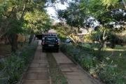 À louer une villa à étage semi-meublee de type F6 bâtie sur un terrain verdoyant de 1 300 m2 dans un quartier calme et résidentiel d'Anosiala Ambohidratrimo non loin de l'aéroport international Ivato