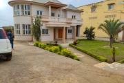 OFIM offre en location une villa F4 à 4min de Somacou Ankadikely Ilafy avec un coin jardin et parking pour 5 voitures. (Bien loué)