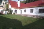 Villa basse F6 sur 1200 m2 de terrain dans une résidence sécurisée à Tsiadana - Antananarivo