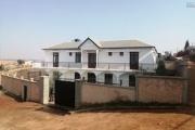 A louer, une grande maison à étage F11 , dans un endroit sécurisé à Ankadivory Faralaza