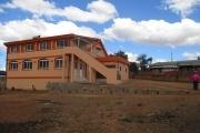 Grande propriété avec une grande maison F7 à 5 mn de peter pan à Ambohijanaka