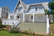 A louer une villa à étage F5, dans un quartier calme , en sécurité ,avec vue sur le lac à Ambohibao (NON DISPONIBLE)