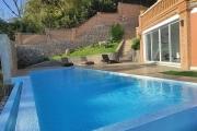 Un grand appartement T5 de 208m2 avec piscine à débordement à 20mn de l'Ambassade de France sur haute ville à Ambohipotsy ( CONTACT LALAINA 0340858376 )