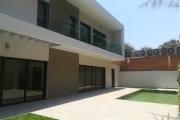 Belle villa neuve F6 à Ambatobe avec piscine dans une résidence sécurisée