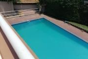 À louer une villa à étage style traditionnelle de type F5 avec piscine dans un quartier résidentiel proximité de toutes les commodités sis à Ambohibao