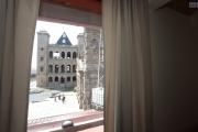 OFIM met en location ce bel appartement  T4 meublé avec une magnifique  vue  près du palais de la reine sur la haute ville ambohimitsimbina