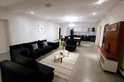 À louer un bel appartement entièrement meublé et équipé de type T3 dans un quartier calme non loin SUPER U sis à Ambohinambo Talatamaty. CONTACT Mr Jacky 034 02 443 04
