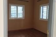 OFIM immobilier offre en location villa meublée disponible de suite dans une petite résidence sécurisées 24/24 sise à Itaosy à 4min à partir de la Galana Andranonahoatra.DISPONIBLE