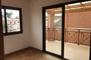 À louer une maison neuve à étage de type traditionnel dans une résidence clôturée avec 3 chambres sis à Ambohijanaka non loin de l’école  Peter Pan et by pass. NON DISPONIBLE