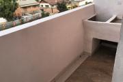 À louer un appartement neuf 90m2 de type T3 au 1ère et 2ème étage d’un bâtiment de R+3 dans un quartier calme non loin de l’aéroport sis à Mandrosoa Ivato