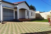 Location d'une villa  F4 neuve à Alasora