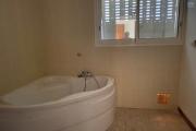 Une villa F5 avec jardin et piscine à Androhibe