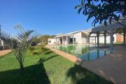 Une villa F5 avec jardin et piscine à Androhibe