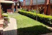 OFIM immobilier loue un petit appartement T3 semi meublé au RDC sur Andoharanofotsy Ambohimailala